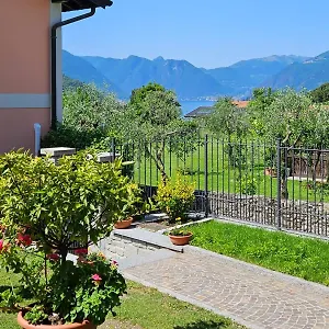  Apartment With Garden And Parking